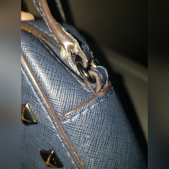 ❌ Sold ❌ Blue studded Michael Kors crossbody - Picture 7 of 7